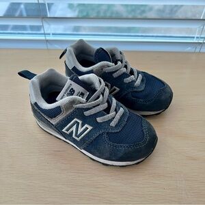 New Balance Baby Kids Dark Blue Gray Sneakers 6 elastic laces